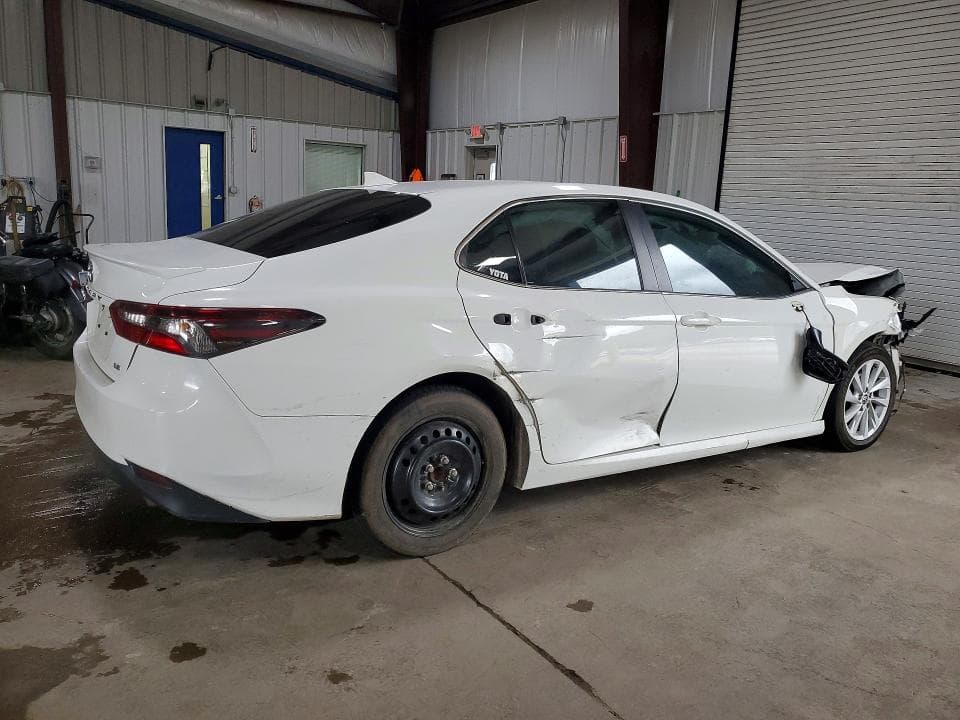 2022 TOYOTA CAMRY LE 3