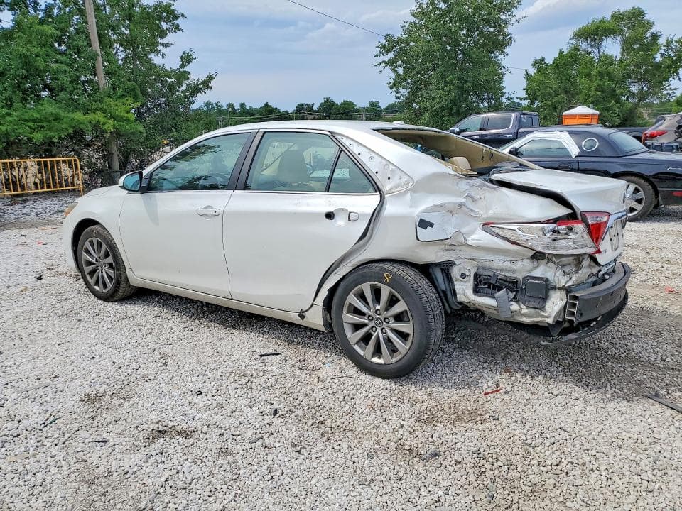 2017 TOYOTA CAMRY XLE 2