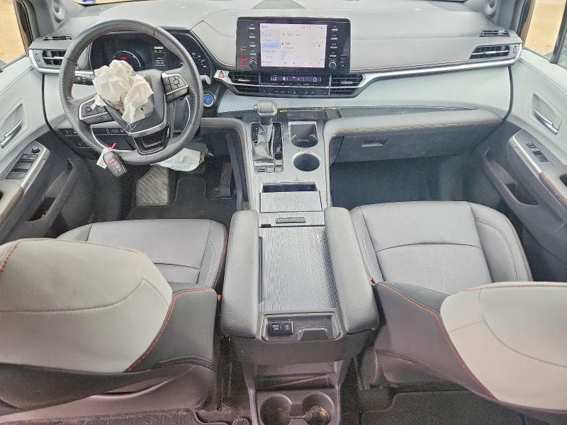 2023 TOYOTA SIENNA XSE 7-PASSENGER 8