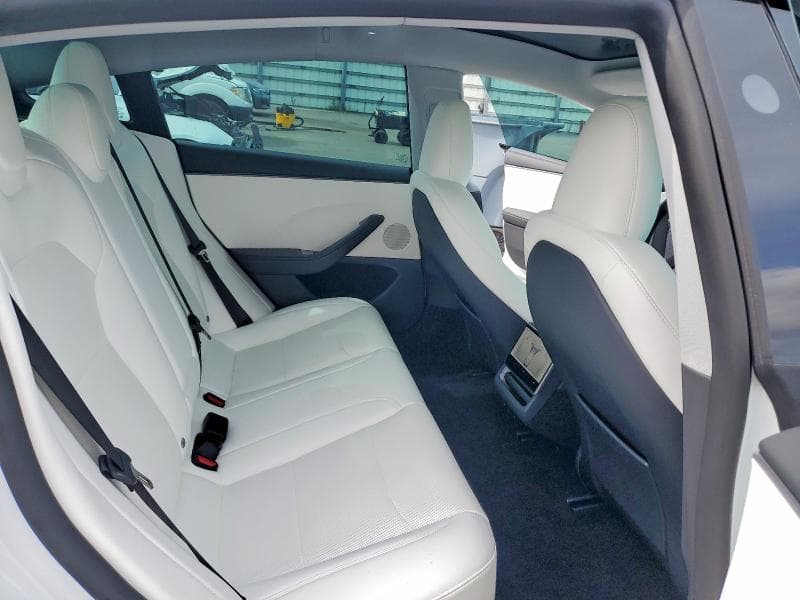 2026 TESLA MODEL 3 10
