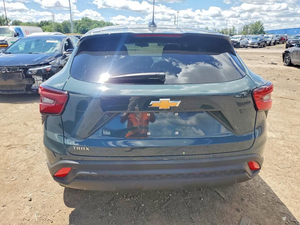 2025 CHEVROLET TRAX LS 6
