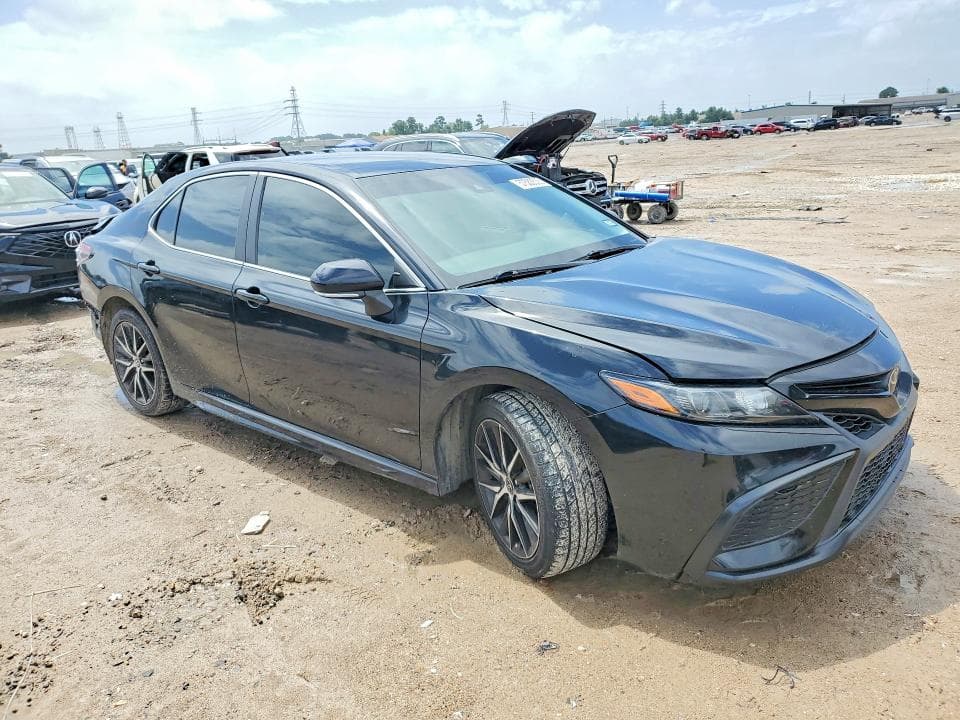 2022 TOYOTA CAMRY SE 4