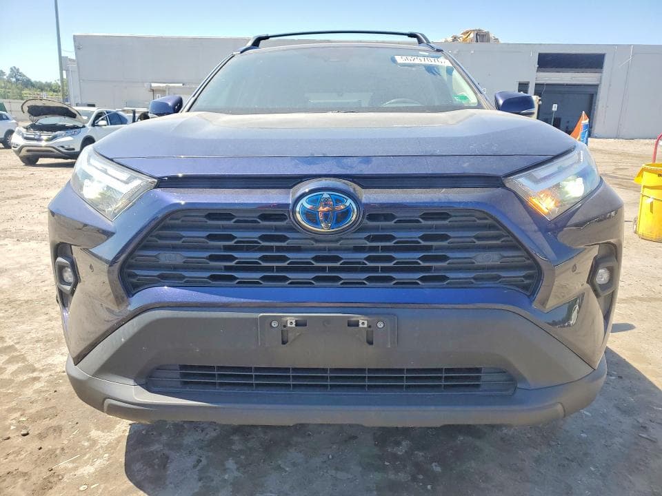 2022 TOYOTA RAV4 XLE PREMIUM 5