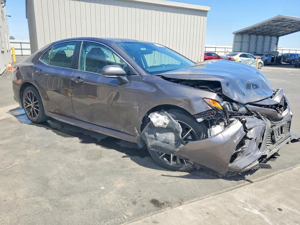2023 TOYOTA CAMRY SE 4
