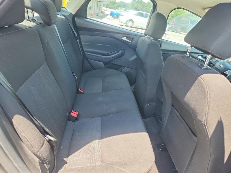 2017 FORD FOCUS SE 10