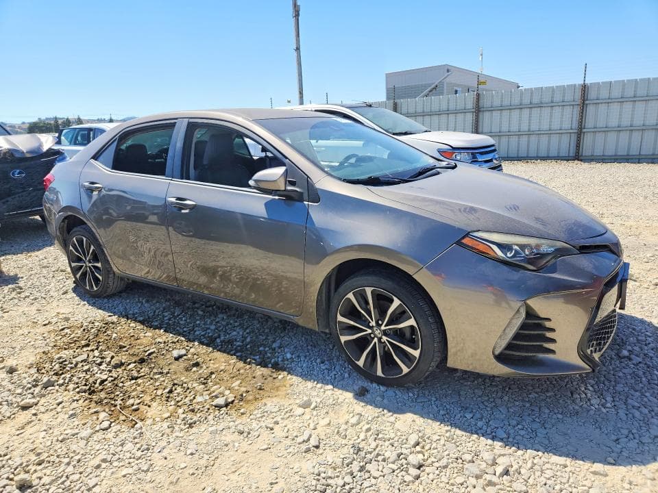 2017 TOYOTA COROLLA SE 4