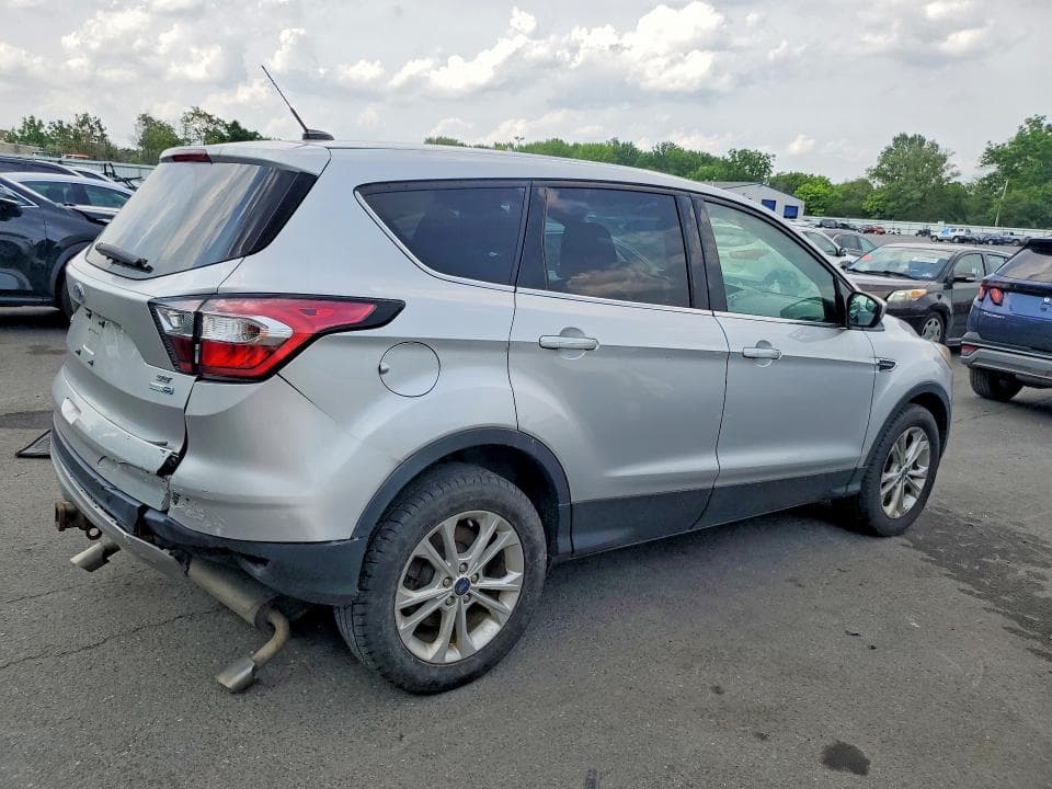 2017 FORD ESCAPE SE 3