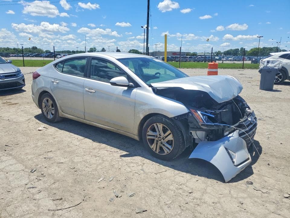 2019 HYUNDAI ELANTRA SEL 4