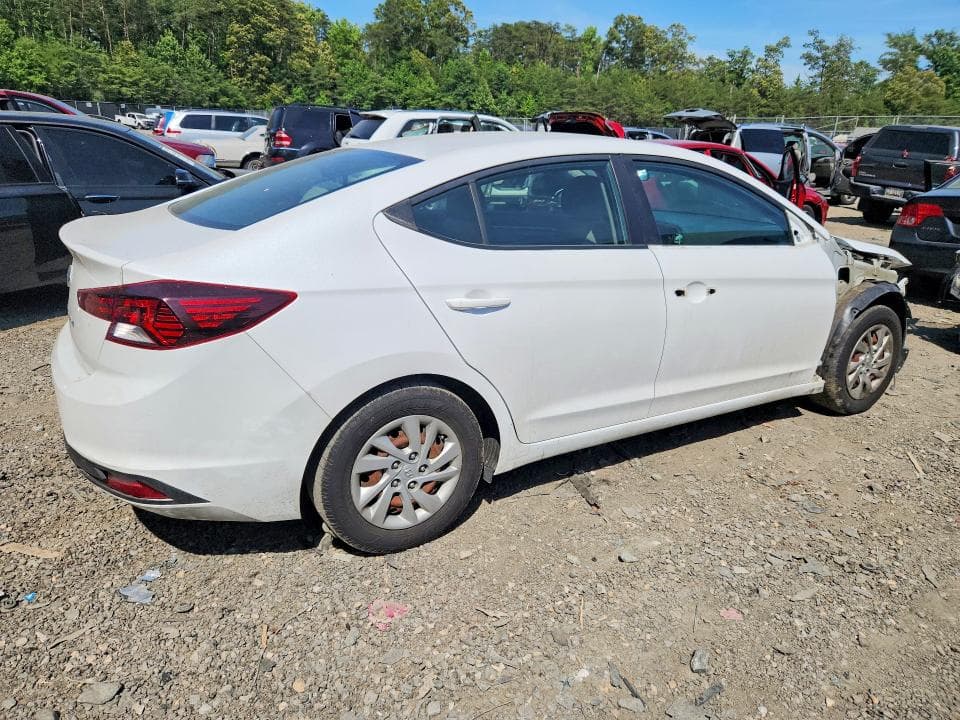 2019 HYUNDAI ELANTRA SE 3