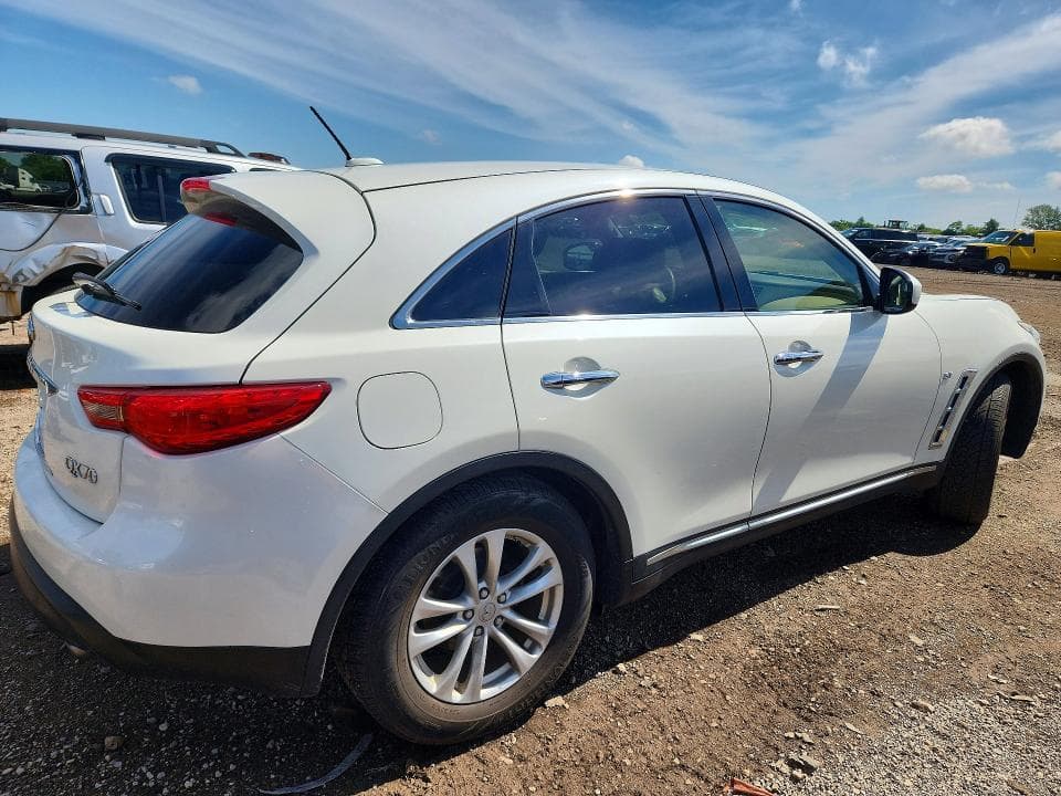 2017 INFINITI QX70 BASE 3