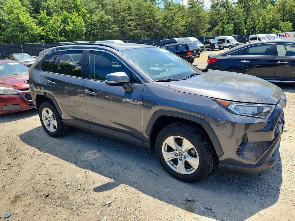 2020 TOYOTA RAV4 XLE 4