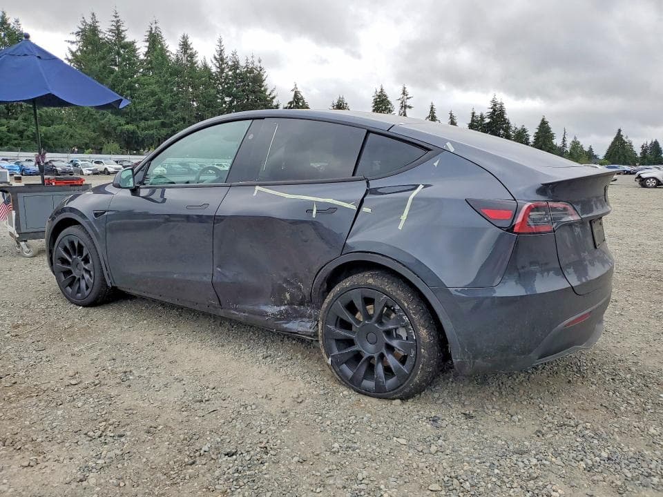 2025 TESLA MODEL Y 2