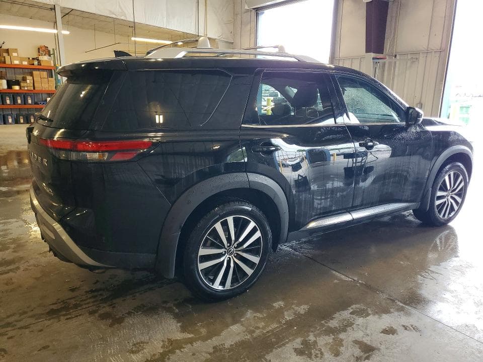 2024 NISSAN PATHFINDER PLATINUM 3