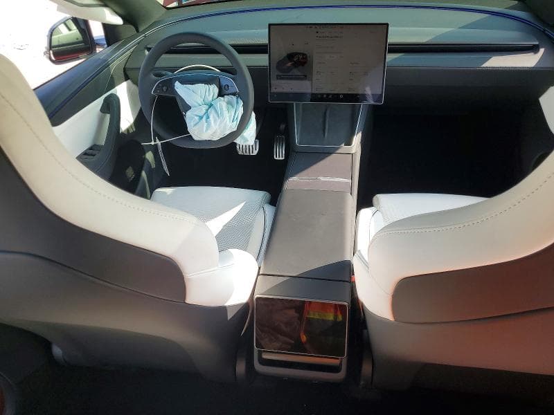 2026 TESLA MODEL Y 8