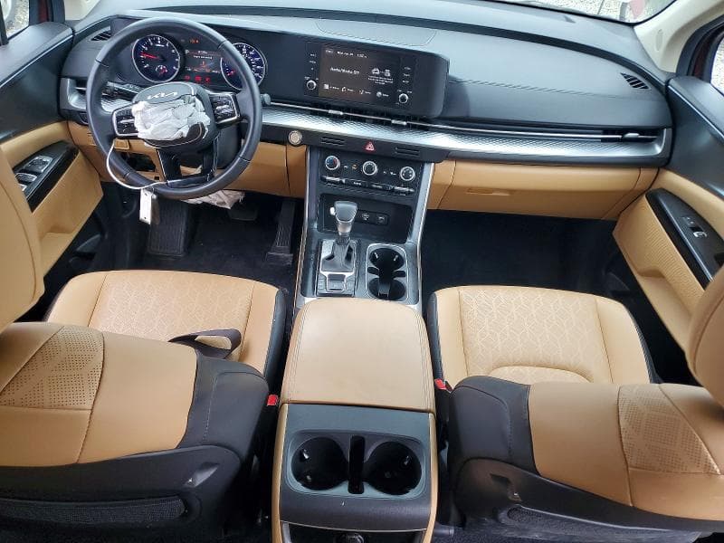 2024 KIA CARNIVAL LX 8