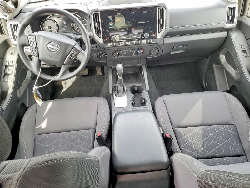2025 NISSAN FRONTIER SV 8