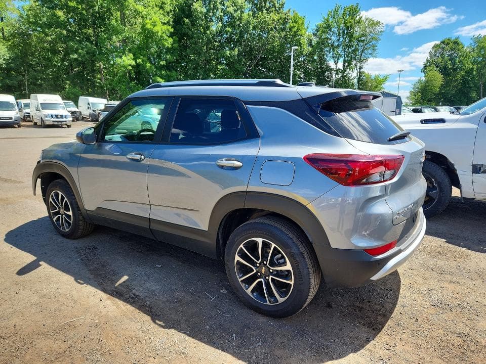 2025 CHEVROLET TRAILBLAZER LT 2
