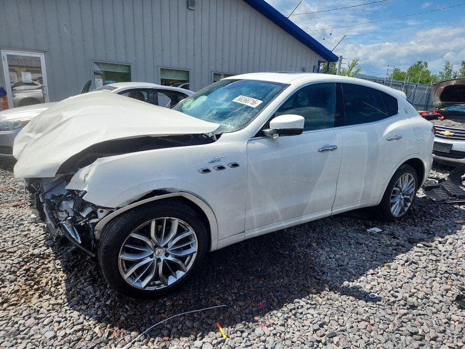 2022 MASERATI LEVANTE BASE
