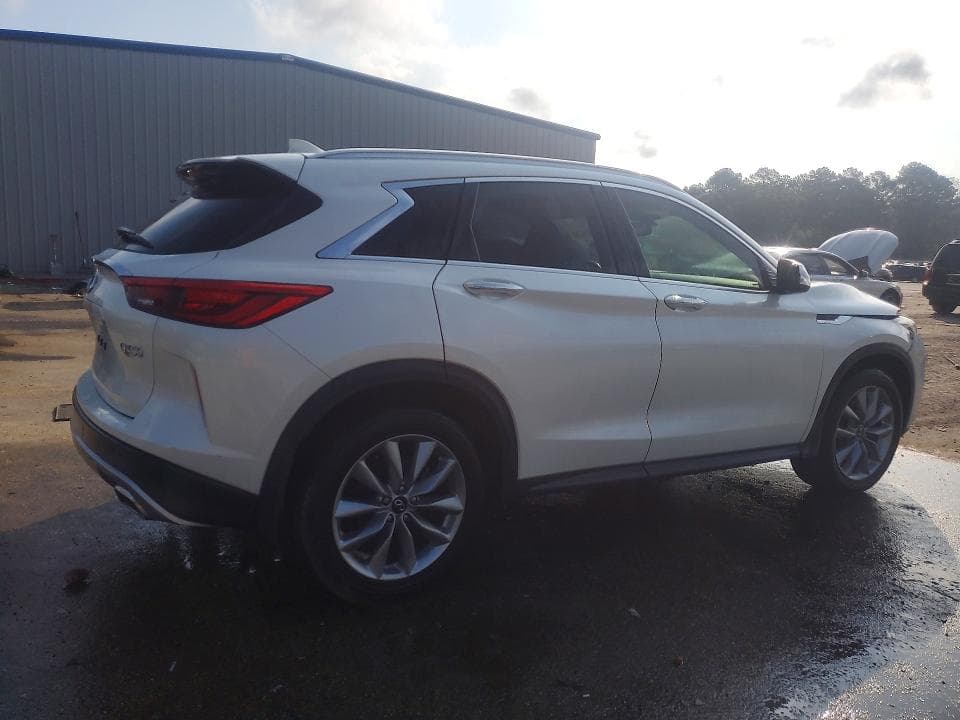 2021 INFINITI QX50 LUXE 3