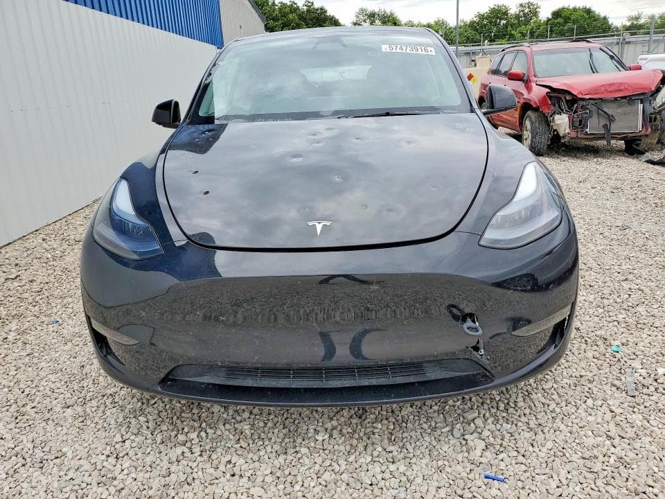 2025 TESLA MODEL Y 5