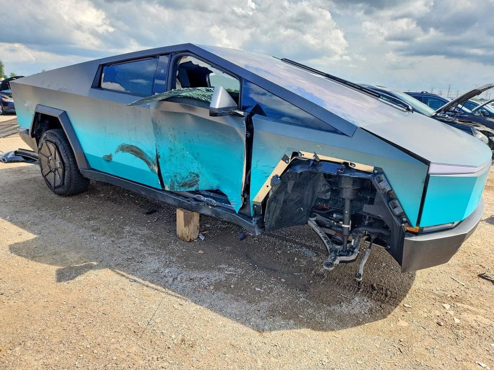 2024 TESLA CYBERTRUCK 4