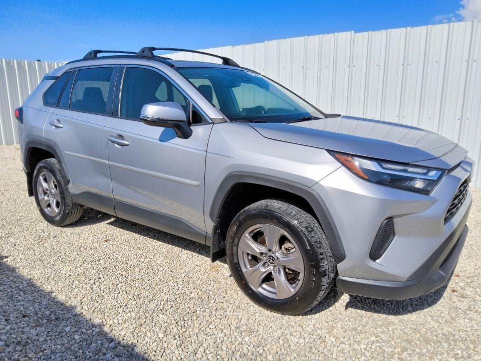2023 TOYOTA RAV4 XLE 4