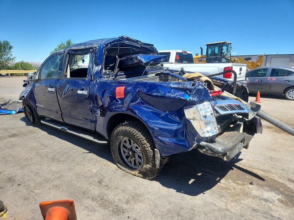 2017 NISSAN TITAN SL 2