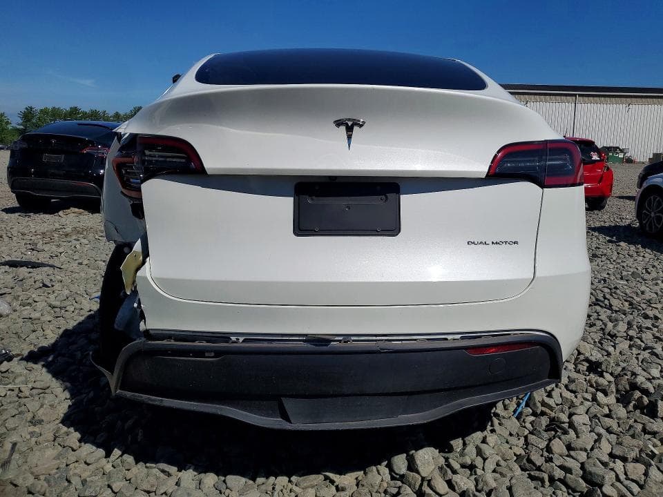 2023 TESLA MODEL Y 6