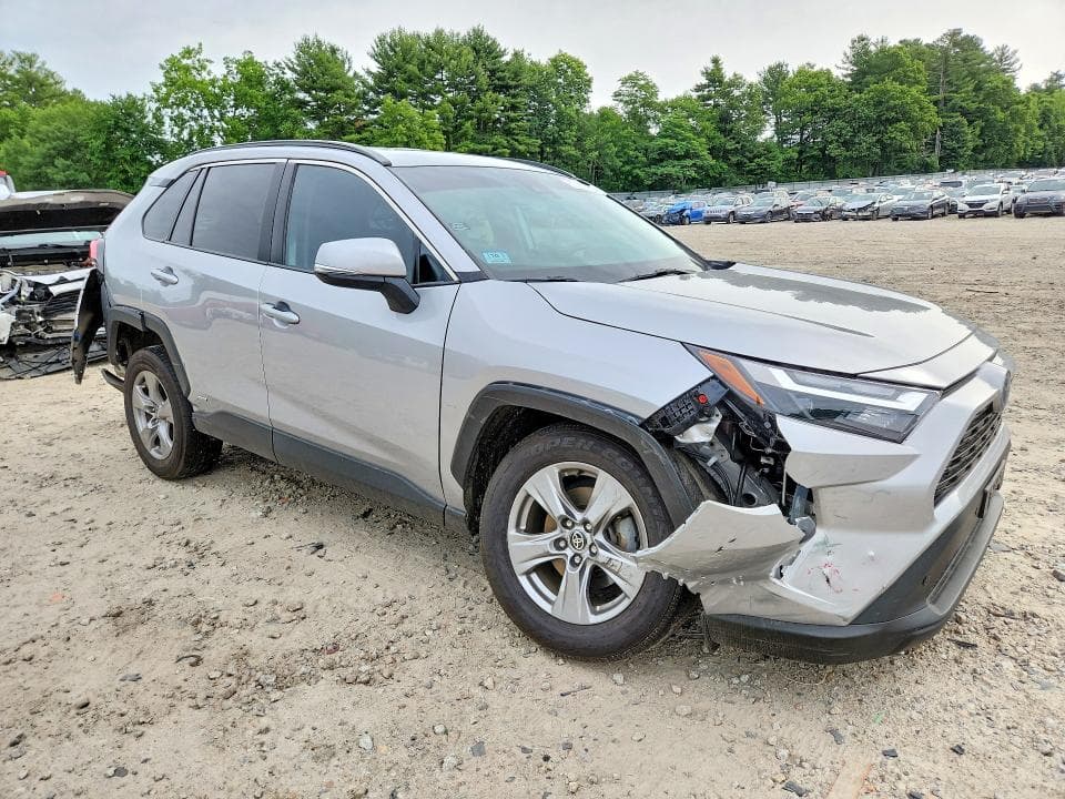 2024 TOYOTA RAV4 HYBRID XLE 4
