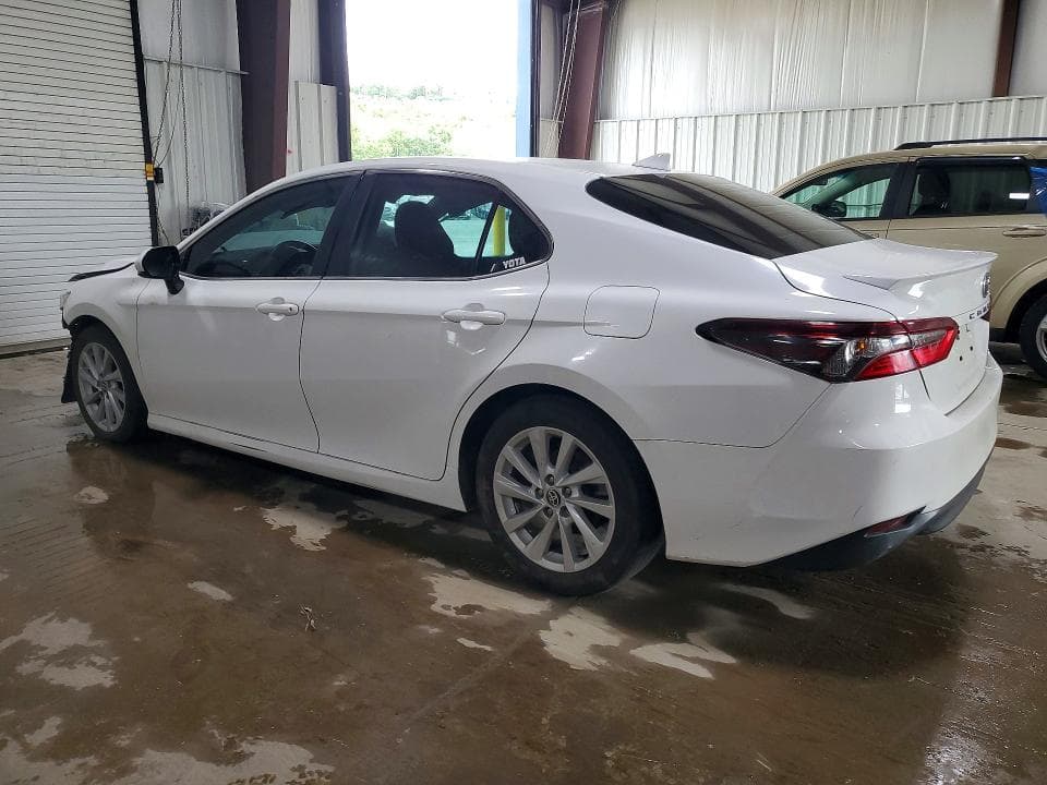 2022 TOYOTA CAMRY LE 2