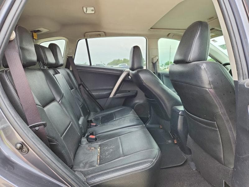 2017 TOYOTA RAV4 XLE 11
