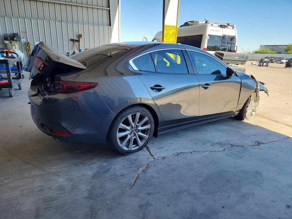 2022 MAZDA 3 SELECT 3