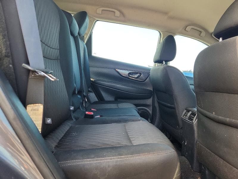 2018 NISSAN ROGUE S 11