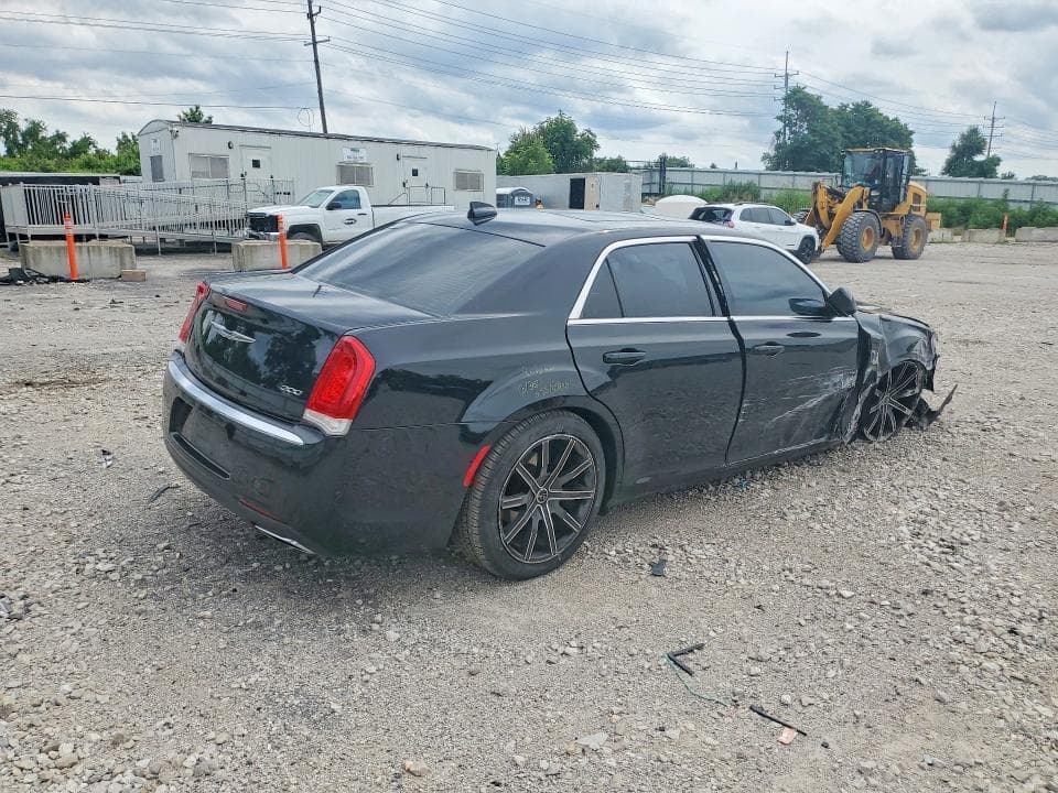 2017 CHRYSLER 300 LIMITED 3