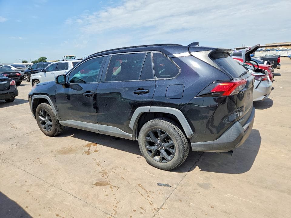 2021 TOYOTA RAV4 LE 2