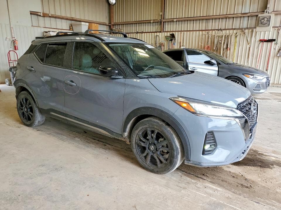 2021 NISSAN KICKS SR 4