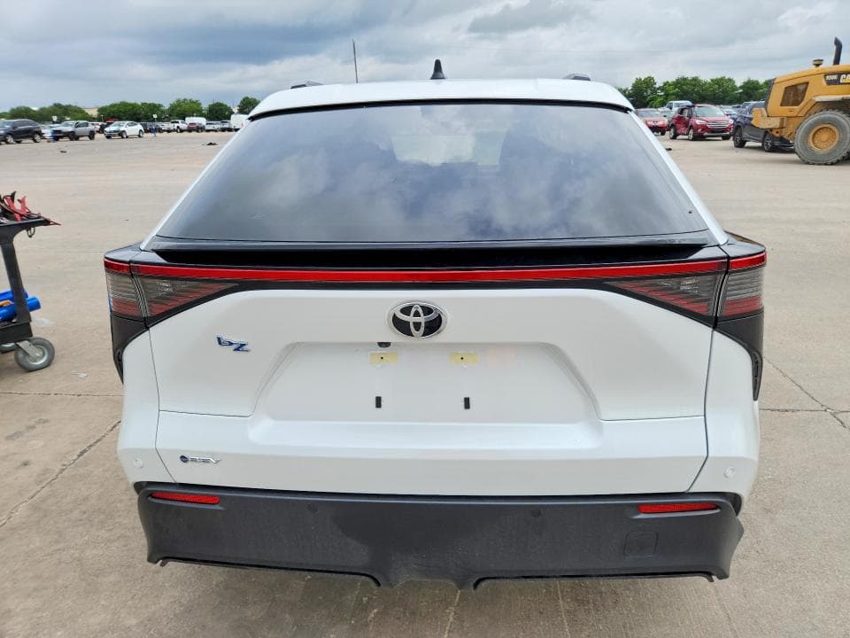 2026 TOYOTA BZ XLE PLUS 6