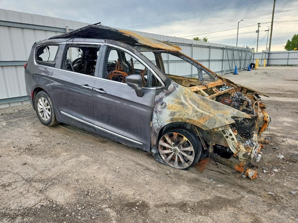 2017 CHRYSLER PACIFICA TOURING L 4