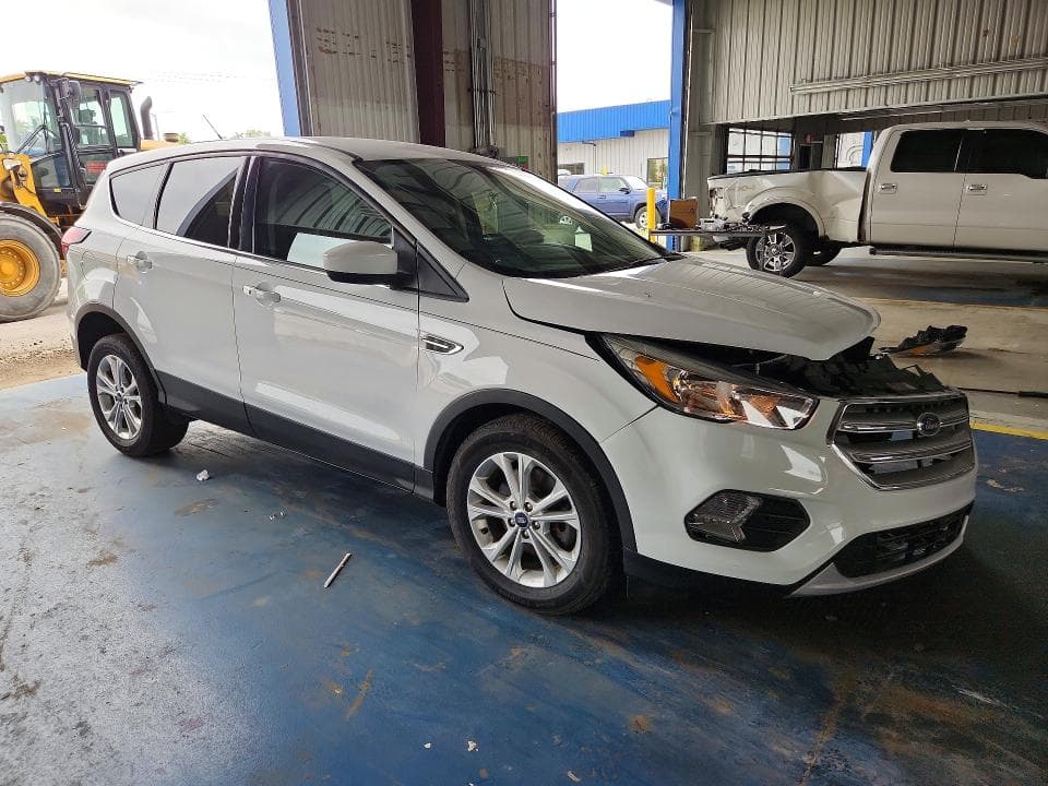 2019 FORD ESCAPE SE 4