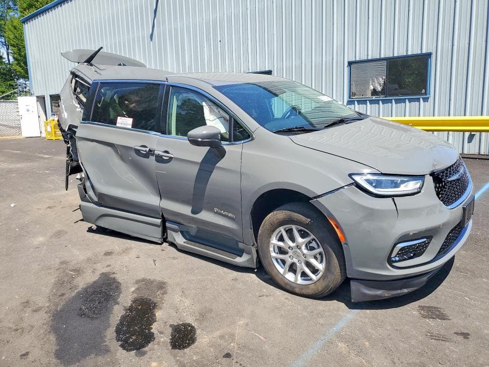 2023 CHRYSLER PACIFICA TOURING L 4