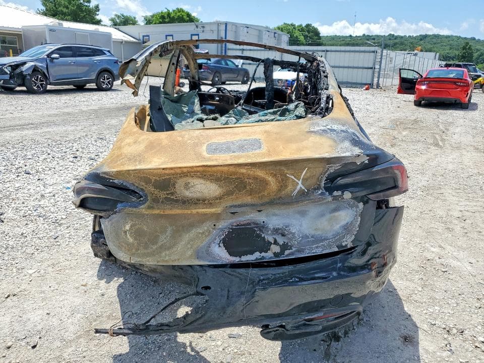 2025 TESLA MODEL 3 6
