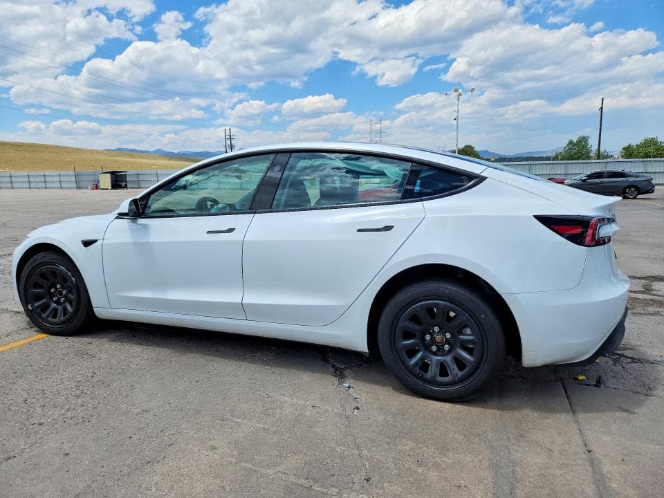2025 TESLA MODEL 3 2
