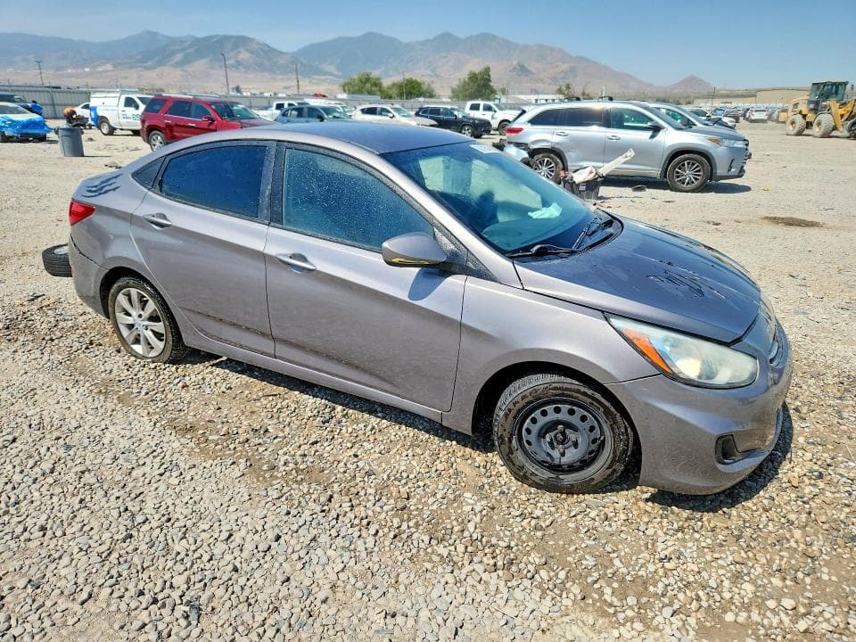2017 HYUNDAI ACCENT SE 4