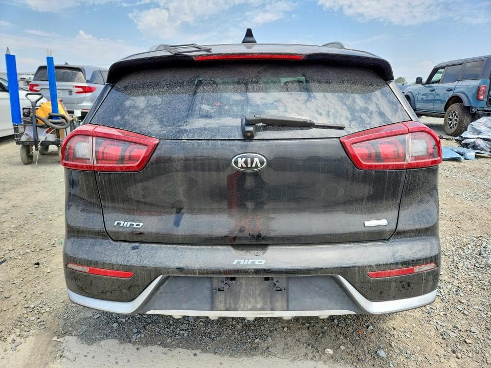 2017 KIA NIRO LX 6