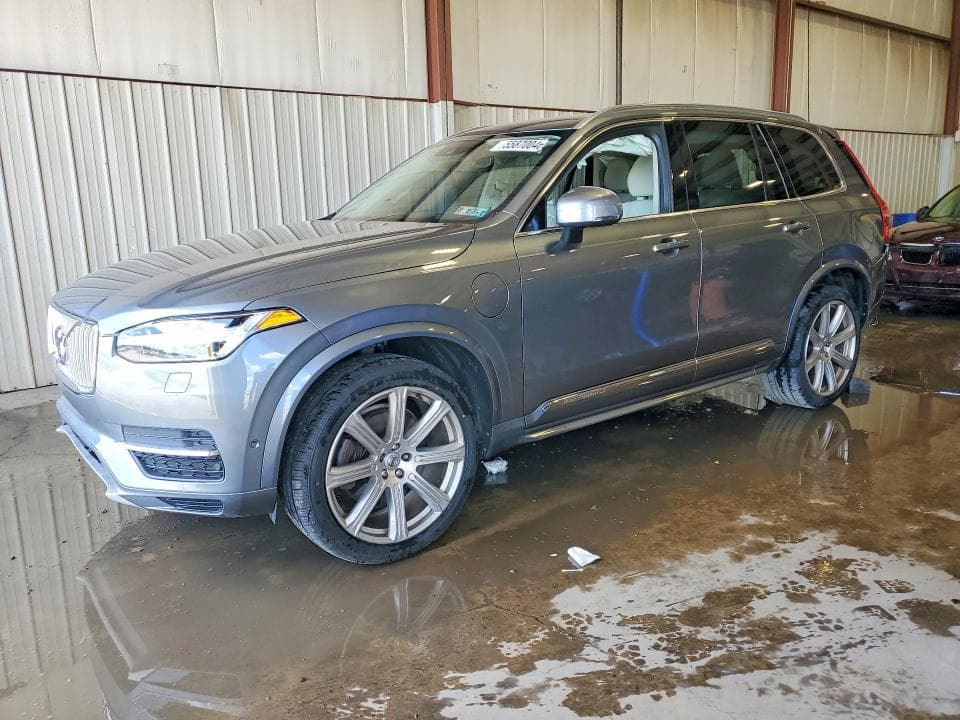 2017 VOLVO XC90 T8