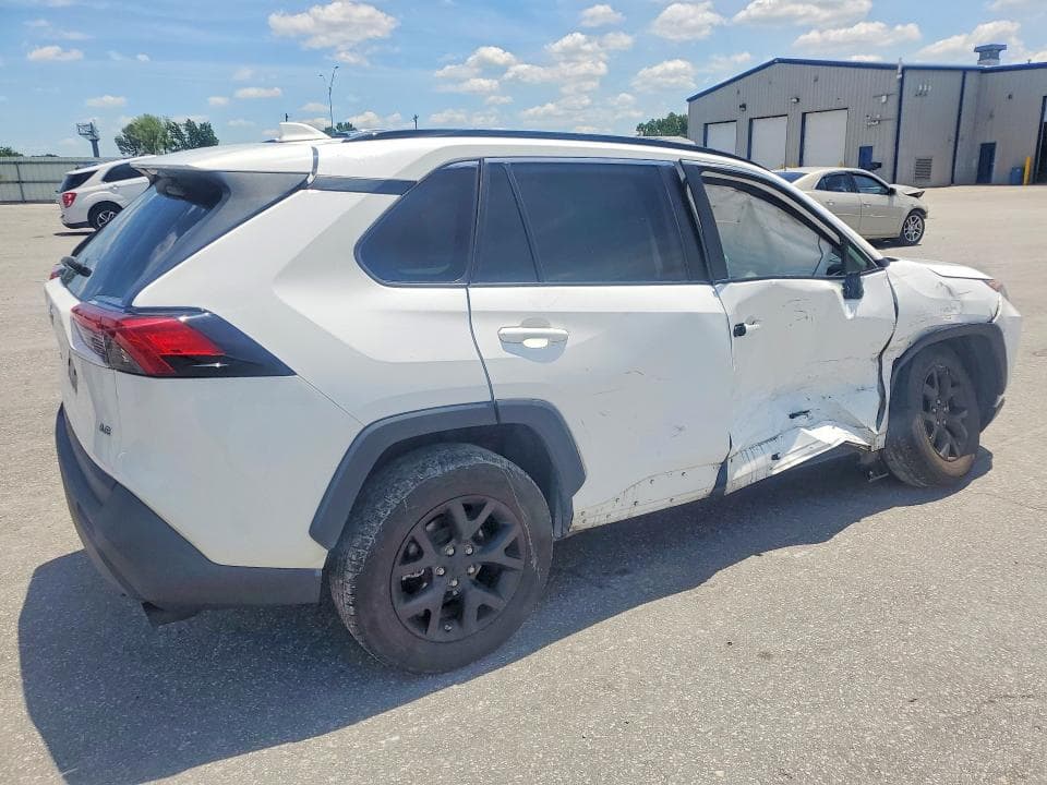 2021 TOYOTA RAV4 LE 3