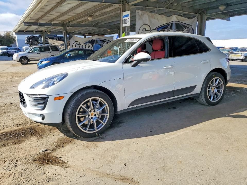 2015 PORSCHE MACAN S - 1