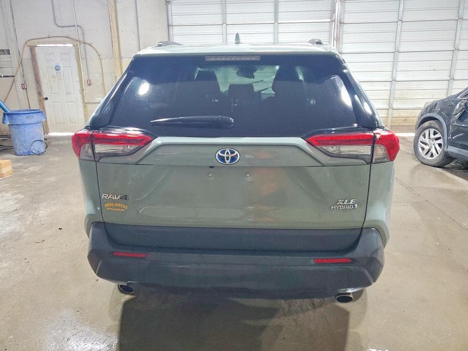 2021 TOYOTA RAV4 XLE 6