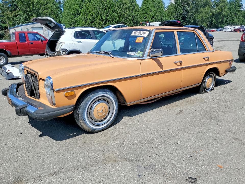 1976 MERCEDES-BENZ 240-CLASS