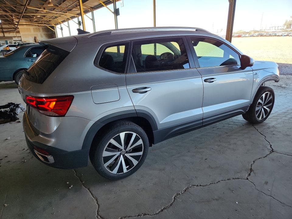 2023 VOLKSWAGEN TAOS SE 3